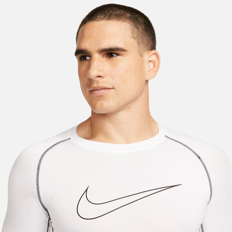 (COMPRE 1  LEVE  2) Camiseta Nike Pro Dri-FIT + Brinde