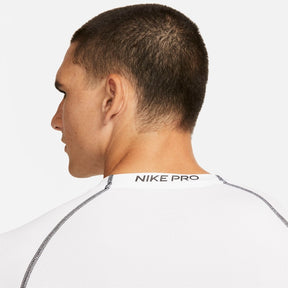 (COMPRE 1  LEVE  2) Camiseta Nike Pro Dri-FIT + Brinde