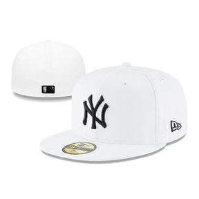 {COMPRE 1 LEVE 3} Boné 59FIFTY MLB New York Yankees + BRINDE BRINCO QUADRADO CRAVEJADO