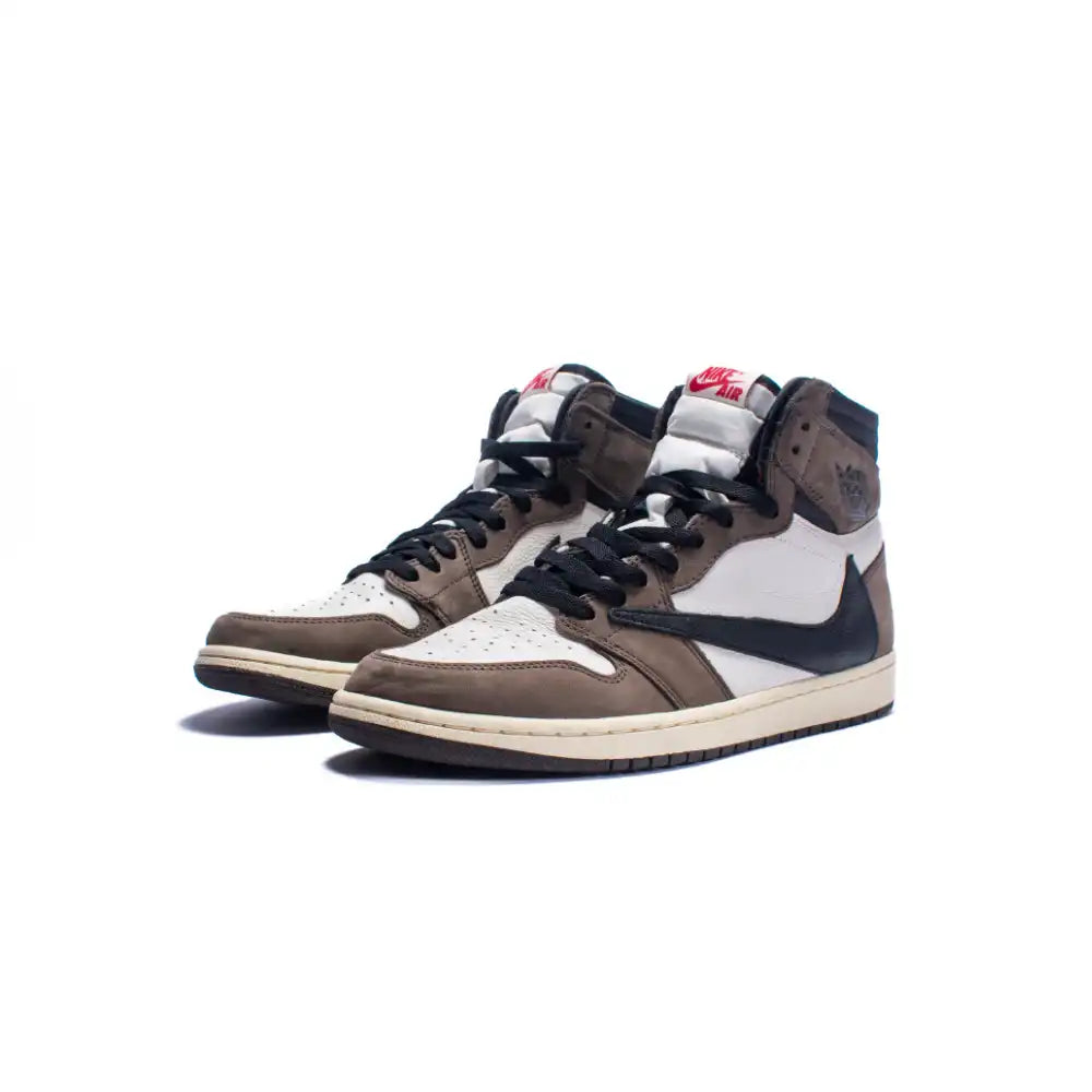 Travis Scott x Air Jordan 1 Retro High Dark Mocha - Artigo de grife